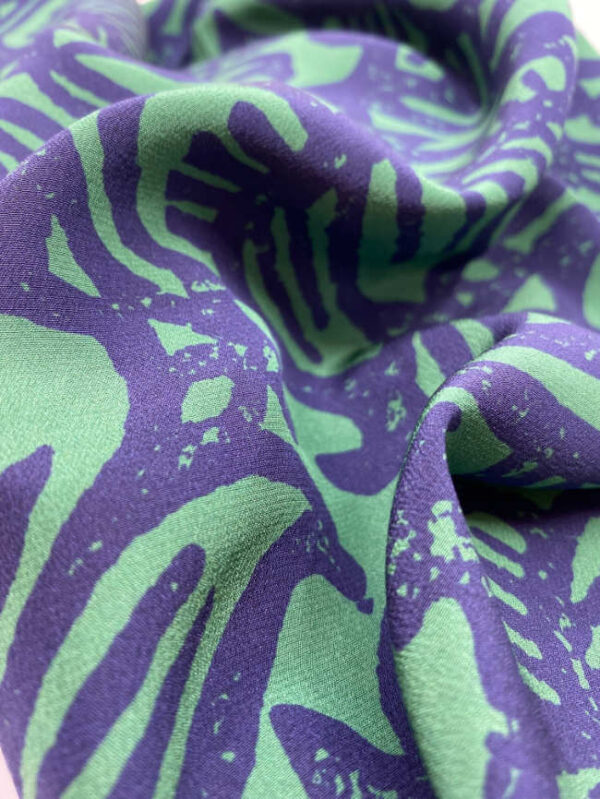 Silk Crepe de Chine floral – green - Image 3
